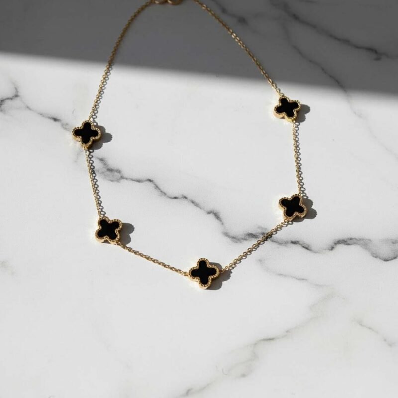 Celestine "Clover" Siyah Oniks Taşlı 316L Çelik Şans Kolyesi